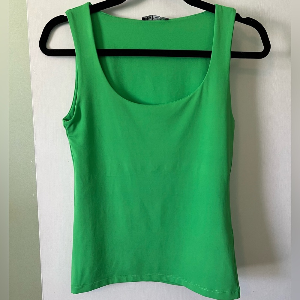 Zara Green Fitted Tank Top
Chest 31” with lots of stretch
Gorgeous!